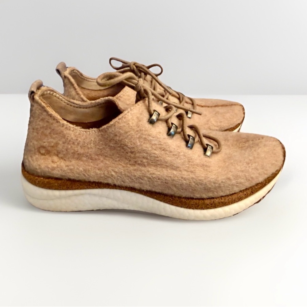 OTBT Women's Wool Alpaca Sneakers Casual Courier 7.5 M Lace Up Neutral NWOB